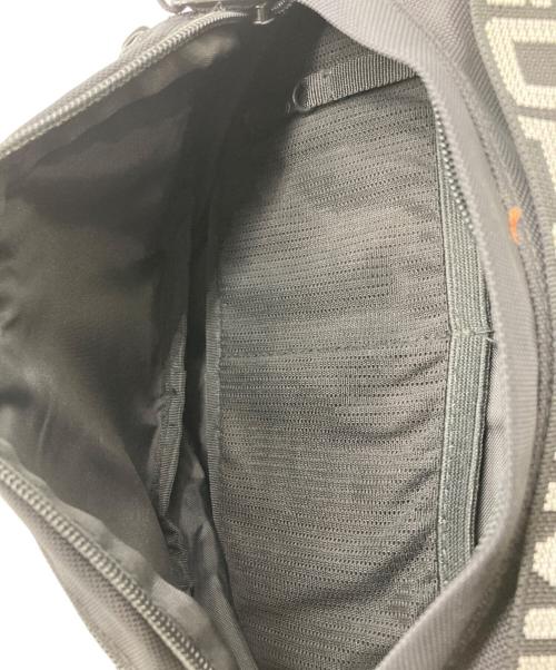 SUPREME（シュプリーム）Supreme (シュプリーム) ウエストバッグ ブラックの古着・服飾アイテム