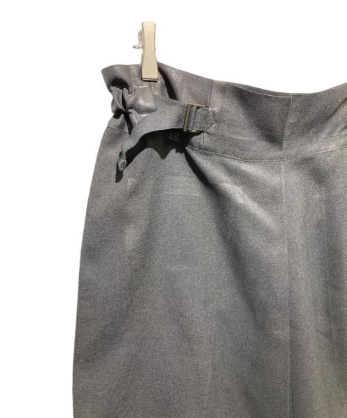 me ISSEY MIYAKE（ミーイッセイ ミヤケ）me ISSEY MIYAKE (ミーイッセイ ミヤケ) 転写プリントスカート グレー サイズ:-の古着・服飾アイテム