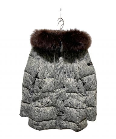 中古・古着通販】TATRAS (タトラス) 迷彩柄ファー付ダウンコート 中古・古着通販】TATRAS (タトラス) 迷彩柄ファー付ダウンコート