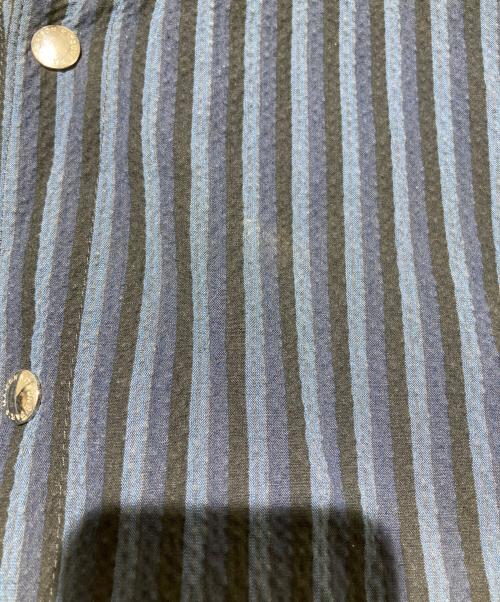 maison kitsune（メゾンキツネ）MAISON KITSUNE (メゾンキツネ) バックロゴシアサッカーブルゾン ネイビー サイズ:Mの古着・服飾アイテム