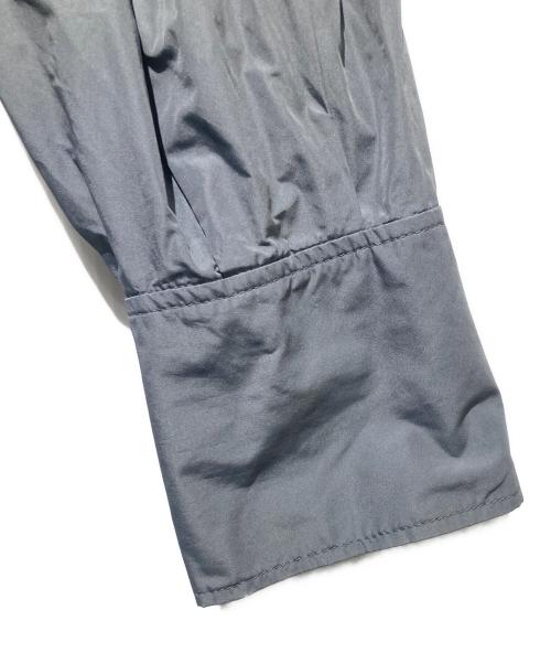 MAISON SPECIAL（メゾンスペシャル）MAISON SPECIAL (メゾンスペシャル) Puff Shoulder 2way Taffeta Shirt グレー サイズ:FREEの古着・服飾アイテム