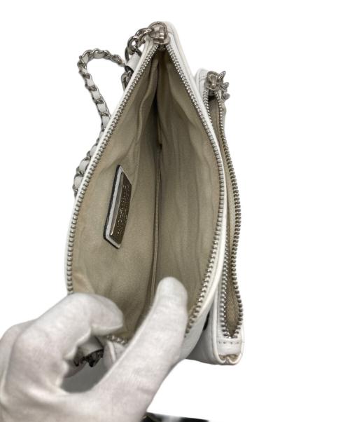 VALENTINO（ヴァレンティノ）VALENTINO (ヴァレンティノ) スタッズクロスボディーショルダーバッグ ホワイトの古着・服飾アイテム