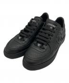 CHANELシャネル）の古着「CCロゴローカットスニーカー」｜ブラック