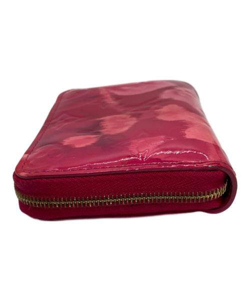 LOUIS VUITTON（ルイ ヴィトン）LOUIS VUITTON (ルイ ヴィトン) ヴェルニ ジッピーコインパース イカットフラワー/M90523 ピンクの古着・服飾アイテム