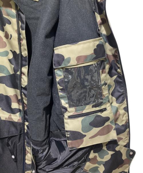 A BATHING APE（ア ベイシング エイプ）A BATHING APE (ア ベイシング エイプ) 1ST CAMO SNOWBOARD JACKET グリーン サイズ:Mの古着・服飾アイテム