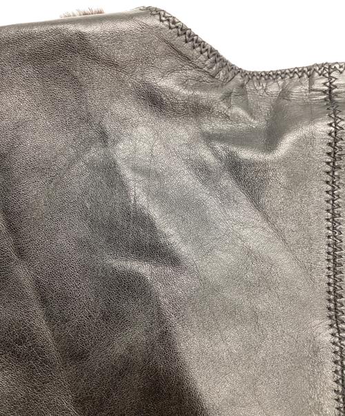 FENDI（フェンディ）FENDI (フェンディ) ズッカ柄シャギーファーレザーベスト ブラック サイズ:42の古着・服飾アイテム