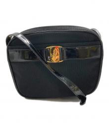 Salvatore Ferragamo（サルヴァトーレ フェラガモ）の古着「エナメル切替ショルダーバッグ」｜ブラック