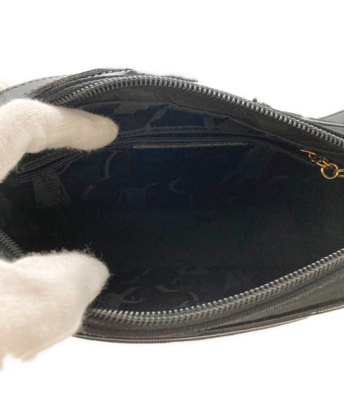 Salvatore Ferragamo（サルヴァトーレ フェラガモ）Salvatore Ferragamo (サルヴァトーレ フェラガモ) エナメル切替ショルダーバッグ ブラックの古着・服飾アイテム