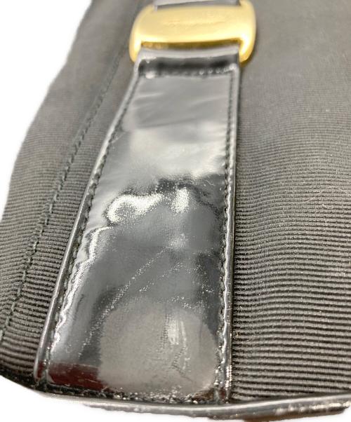 Salvatore Ferragamo（サルヴァトーレ フェラガモ）Salvatore Ferragamo (サルヴァトーレ フェラガモ) エナメル切替ショルダーバッグ ブラックの古着・服飾アイテム