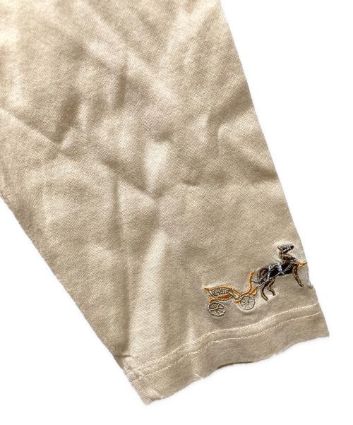 HERMES（エルメス）HERMES (エルメス) 袖馬車刺繍カットソー ベージュ サイズ:Sの古着・服飾アイテム