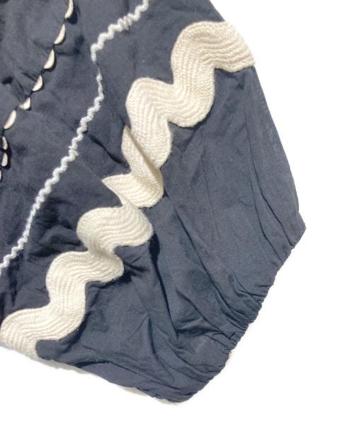 bon meur（ボンミュール）bon meur (ボンミュール) ジオメトリック エンブロイダリー パフ マキシ ワンピース ホワイト×ブラック サイズ:FREEの古着・服飾アイテム