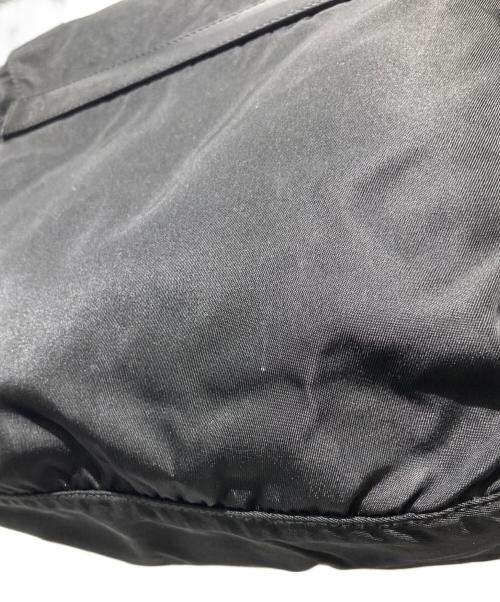 PRADA（プラダ）PRADA (プラダ) 三角プレートナイロンショルダーバッグ ブラックの古着・服飾アイテム