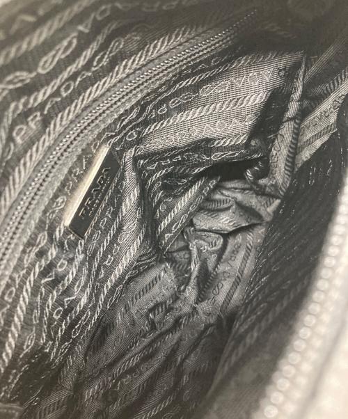 PRADA（プラダ）PRADA (プラダ) 三角プレートナイロンショルダーバッグ ブラックの古着・服飾アイテム