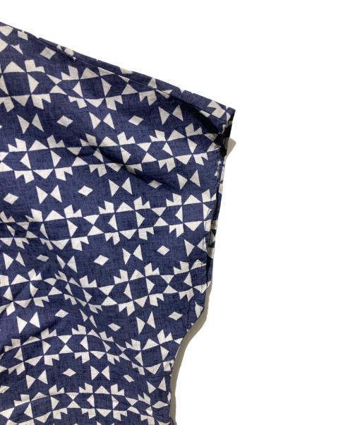 plantation（プランテーション）Plantation (プランテーション) 幾何学模様プルオーバーブラウス ホワイト×ブルー サイズ:2 未使用品の古着・服飾アイテム