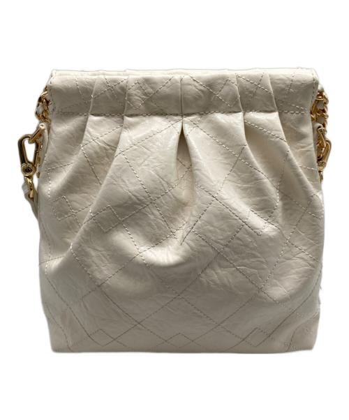 CHARLES & KEITH（チャールズアンドキース）CHARLES & KEITH (チャールズアンドキース) ドゥオブレードチェーンハンドルホーボーバッグ アイボリーの古着・服飾アイテム