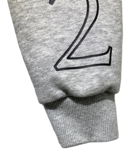 sy32 by sweet years（エスワイサーティトゥバイスィートイヤーズ）SY32 by SWEET YEARS (エスワイサーティトゥバイスィートイヤーズ) SERIF LOGO フード付き フーディ グレー サイズ:Sの古着・服飾アイテム