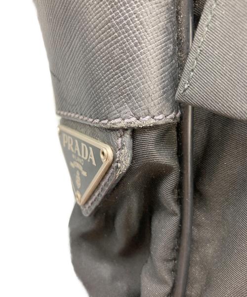 PRADA（プラダ）PRADA (プラダ) 三角ロゴプレートエクエアショルダーバッグ ブラックの古着・服飾アイテム