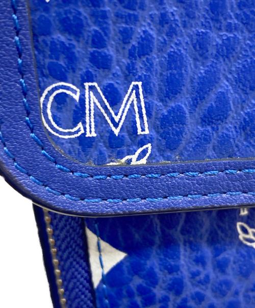 MCM（エムシーエム）MCM (エムシーエム) Crossbody Phone Case In Visetos ブルーの古着・服飾アイテム