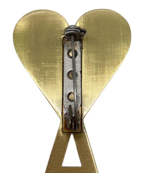 AMI PARIS（アミ パリス）AMI PARIS (アミ パリス) ハートモチーフゴールド ロゴブローチ ゴールドの古着・服飾アイテム