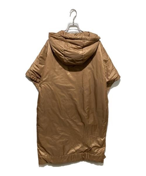 MaxMara The Cube.（マックスマーラ ザ キューブ）MaxMara The Cube. (マックスマーラ ザ キューブ) 中綿ケープ キャメル サイズ:Mの古着・服飾アイテム