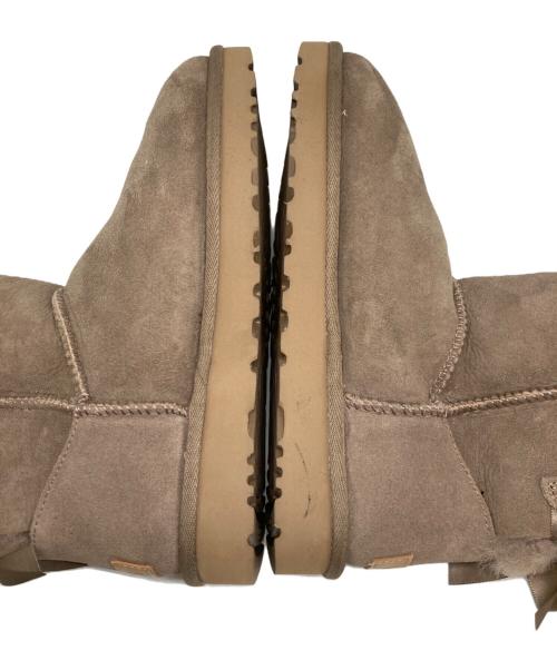 UGG（アグ）UGG (アグ) リボンデザインムートンブーツ ベージュ サイズ:24の古着・服飾アイテム