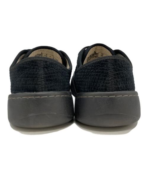 ERL（イーアールエル）ERL (イーアールエル) CORDUROY COUPE SNEAKER/コーデュロイスニーカー ブラック サイズ:28cmの古着・服飾アイテム