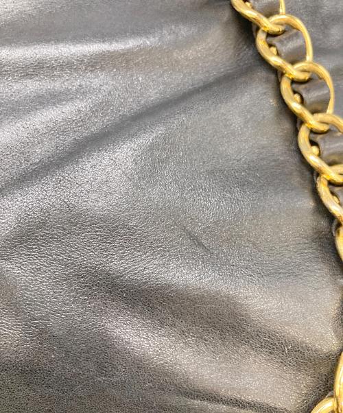 PRADA（プラダ）PRADA (プラダ) ロゴモチーフチェーントートバッグ ブラックの古着・服飾アイテム