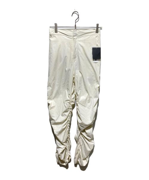 UMBRO（アンブロ）UMBRO (アンブロ) atmos pink (アトモスピンク) Nylon Gather Pants ホワイト サイズ:M 未使用品の古着・服飾アイテム
