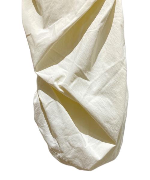 UMBRO（アンブロ）UMBRO (アンブロ) atmos pink (アトモスピンク) Nylon Gather Pants ホワイト サイズ:M 未使用品の古着・服飾アイテム