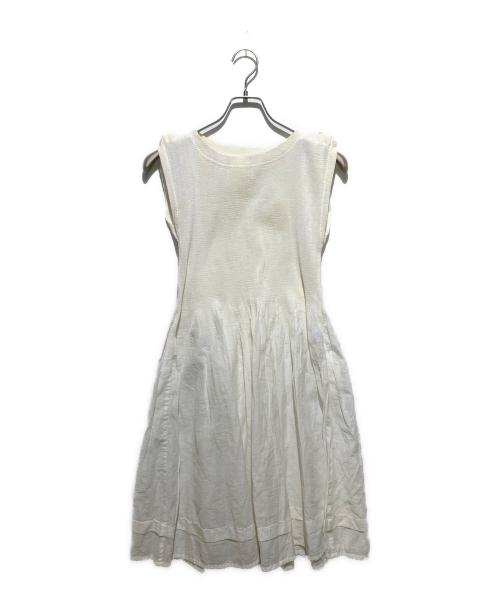 ISSEY MIYAKE me（イッセイ ミヤケ ミー）ISSEY MIYAKE me (イッセイ ミヤケ ミー) プリーツ切替ノースリーブワンピース アイボリー サイズ:-の古着・服飾アイテム