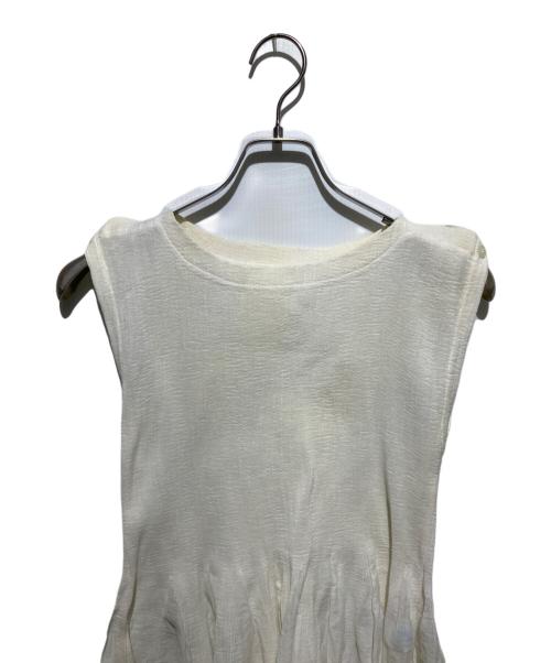 ISSEY MIYAKE me（イッセイ ミヤケ ミー）ISSEY MIYAKE me (イッセイ ミヤケ ミー) プリーツ切替ノースリーブワンピース アイボリー サイズ:-の古着・服飾アイテム