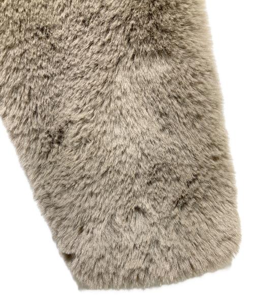 Mila Owen（ミラオーウェン）Mila Owen (ミラオーウェン) 金ボタンクロップドファージャケット グレージュ サイズ:1の古着・服飾アイテム