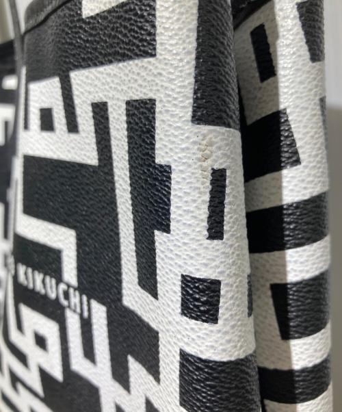 TAKEO KIKUCHI（タケオキクチ）TAKEO KIKUCHI (タケオキクチ) 布袋寅泰 (ホテイトモヤス) コラボG柄トートバッグ ホワイト×ブラックの古着・服飾アイテム