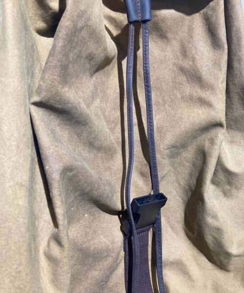 Barbour（バブアー）Barbour (バブアー) オイルドレザー切替キャンバスリュック ベージュの古着・服飾アイテム