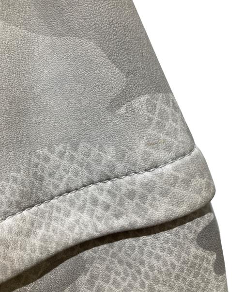 EMPORIO ARMANI（エンポリオ アルマーニ）EMPORIO ARMANI (エンポリオ アルマーニ) カモフラレザージャケット グレー サイズ:46の古着・服飾アイテム