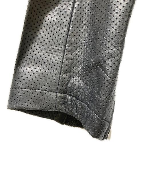 L.G.B（ルグランブルー）L.G.B (ルグランブルー) パンチングレザーナポレオンジャケット/CAVALRY 3/4 ブラックの古着・服飾アイテム