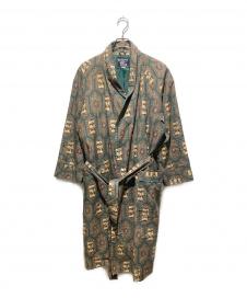 Burberry's 乗馬柄ガウンコート