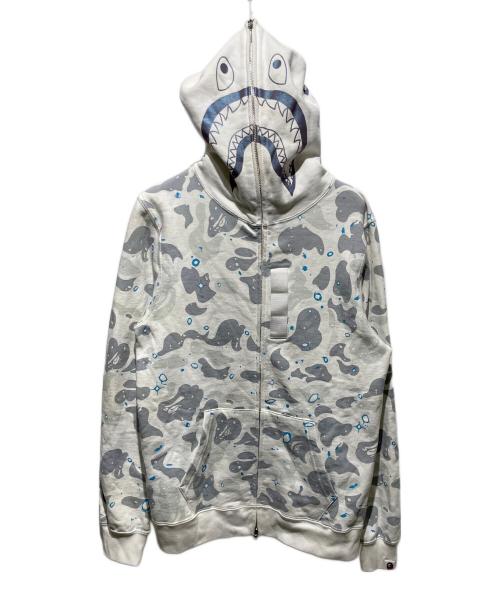 A BATHING APE（アベイシングエイプ）A BATHING APE (アベイシングエイプ) ホワイトカモシャークパーカー ホワイト サイズ:Sの古着・服飾アイテム