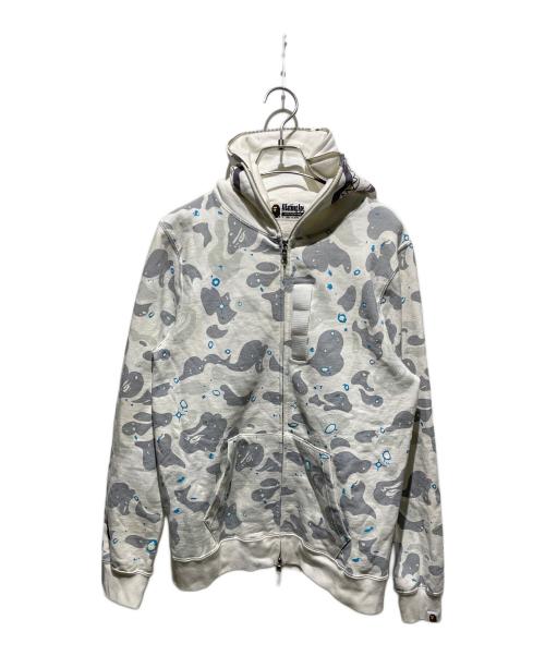 A BATHING APE（アベイシングエイプ）A BATHING APE (アベイシングエイプ) ホワイトカモシャークパーカー ホワイト サイズ:Sの古着・服飾アイテム