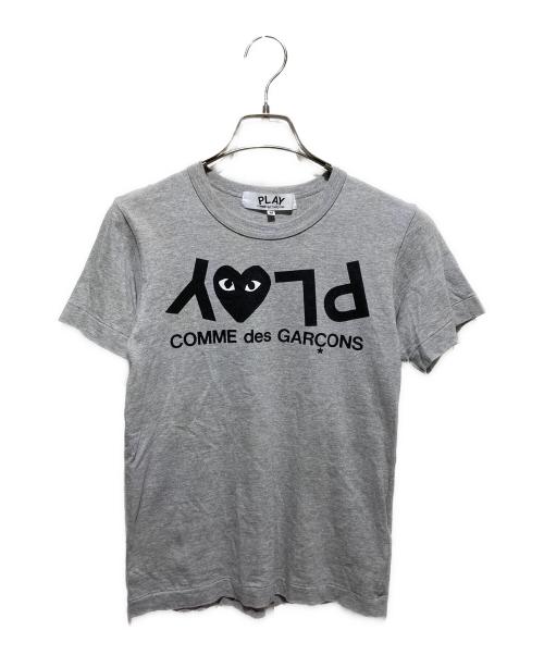 PLAY COMME des GARCONS（プレイコムデギャルソン）PLAY COMME des GARCONS (プレイコムデギャルソン) 反転ロゴ半袖カットソー グレー サイズ:Mの古着・服飾アイテム