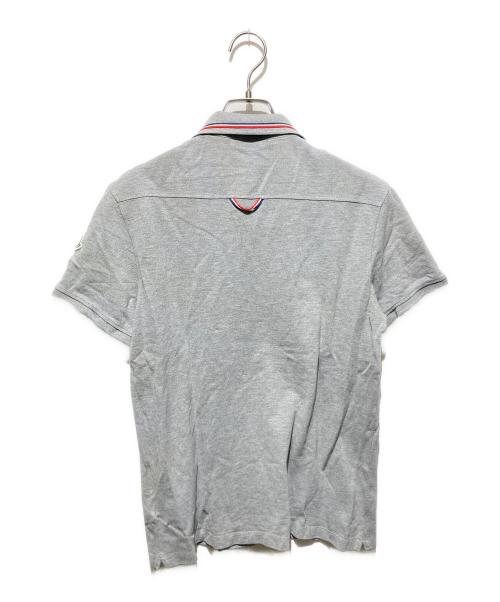 MONCLER（モンクレール）MONCLER (モンクレール) MAGLIA POLO MANICA CORTA/ポロシャツ グレー サイズ:Mの古着・服飾アイテム
