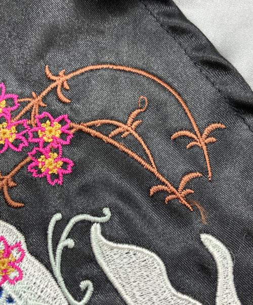 JAPANESE TRADITIONAL（ジャパニーズトラディショナル）JAPANESE TRADITIONAL (ジャパニーズトラディショナル) スカジャン グレー×ブラック サイズ:Lの古着・服飾アイテム