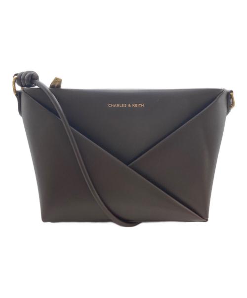 CHARLES & KEITH（チャールズアンドキース）CHARLES & KEITH (チャールズアンドキース) ミドリ ジオメトリッククロスボディバッグ ブラウンの古着・服飾アイテム