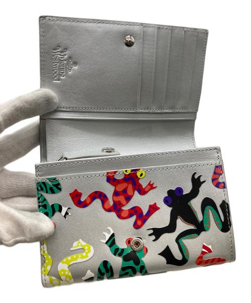 Vivienne Westwood（ヴィヴィアンウエストウッド）Vivienne Westwood (ヴィヴィアンウエストウッド) FROGS 2つ折り財布 シルバーの古着・服飾アイテム