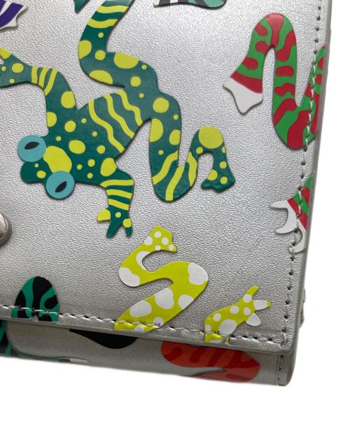 Vivienne Westwood（ヴィヴィアンウエストウッド）Vivienne Westwood (ヴィヴィアンウエストウッド) FROGS 2つ折り財布 シルバーの古着・服飾アイテム