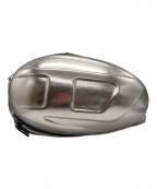 DIESELディーゼル）の古着「1DR POD スリングバッグ」｜シルバー