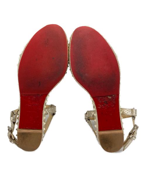 Christian Louboutin（クリスチャン・ルブタン）Christian Louboutin (クリスチャン・ルブタン) スタッズサンダル ベージュ サイズ:38の古着・服飾アイテム