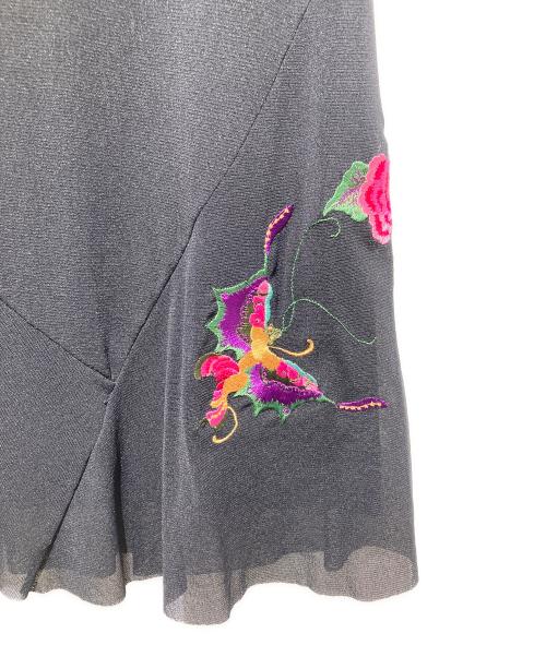 VIVIENNE TAM（ヴィヴィアンタム）VIVIENNE TAM (ヴィヴィアンタム) 花刺繍シフォンスカート ブラック サイズ:1の古着・服飾アイテム