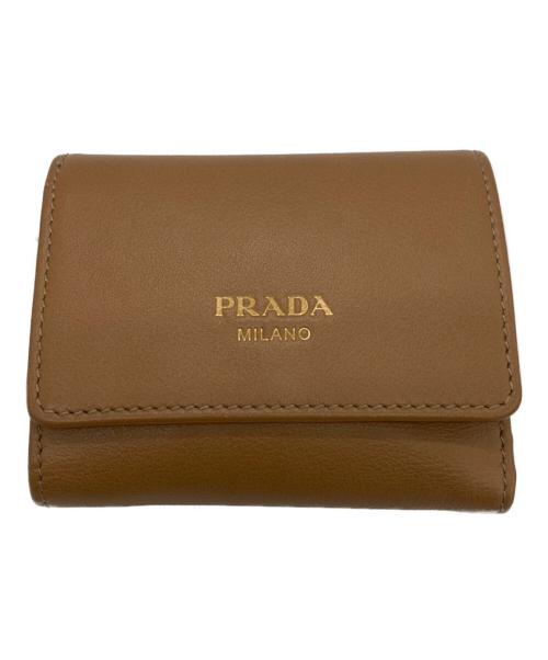 PRADA（プラダ）PRADA (プラダ) ソフトグレインレザー三つ折り財布 ブラウンの古着・服飾アイテム
