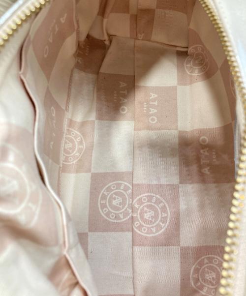 ATAO（アタオ）ATAO (アタオ) エナメルショルダーバッグ ベージュの古着・服飾アイテム